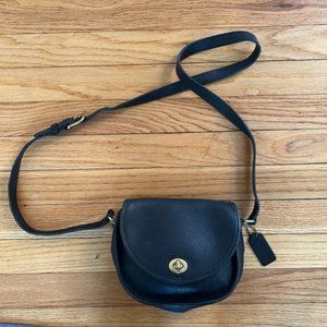 Vintage COACH Black Leather Watson Crossbody Bag